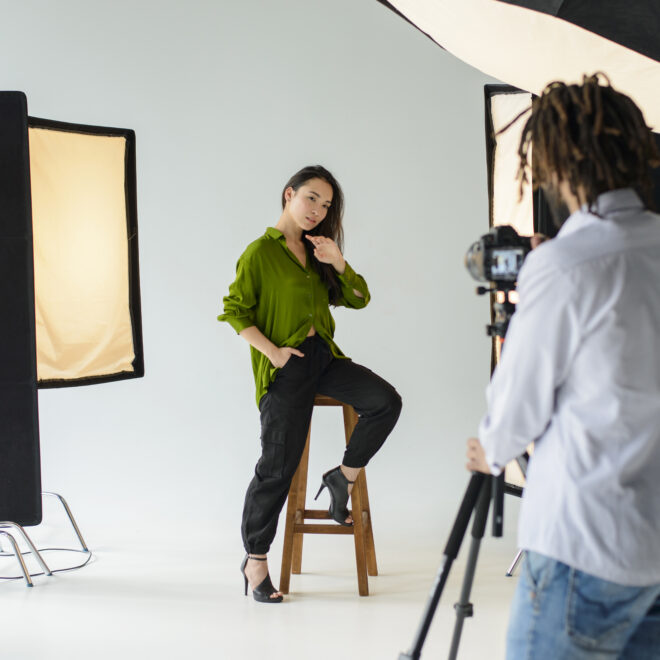 Influencer VS Brand Ambassador: Long-Term Partnership Mana yang Lebih Menguntungkan?