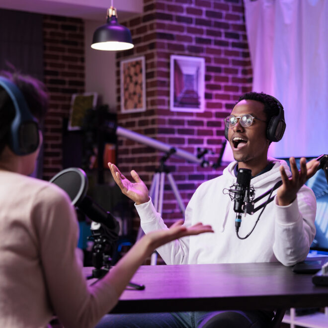 Dari Nol ke Top Chart! Rahasia Bikin Podcast Didengar Banyak Orang