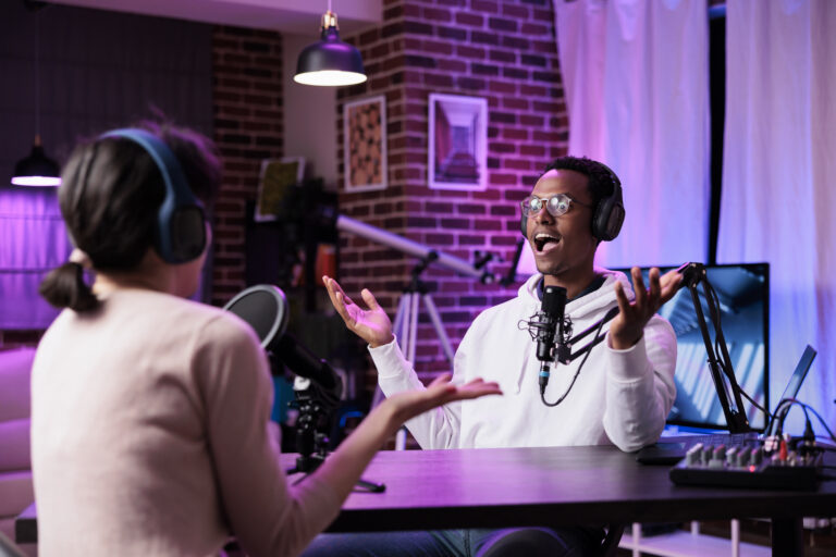 Dari Nol ke Top Chart! Rahasia Bikin Podcast Didengar Banyak Orang