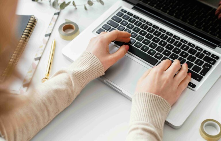 Copywriting vs Prompting: Mana yang Lebih Penting di Tahun 2025?